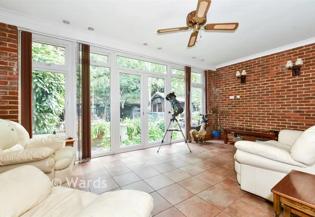 Dining Room (Modern style) - Covey Hall Road, Snodland, Kent - Wards of Kent