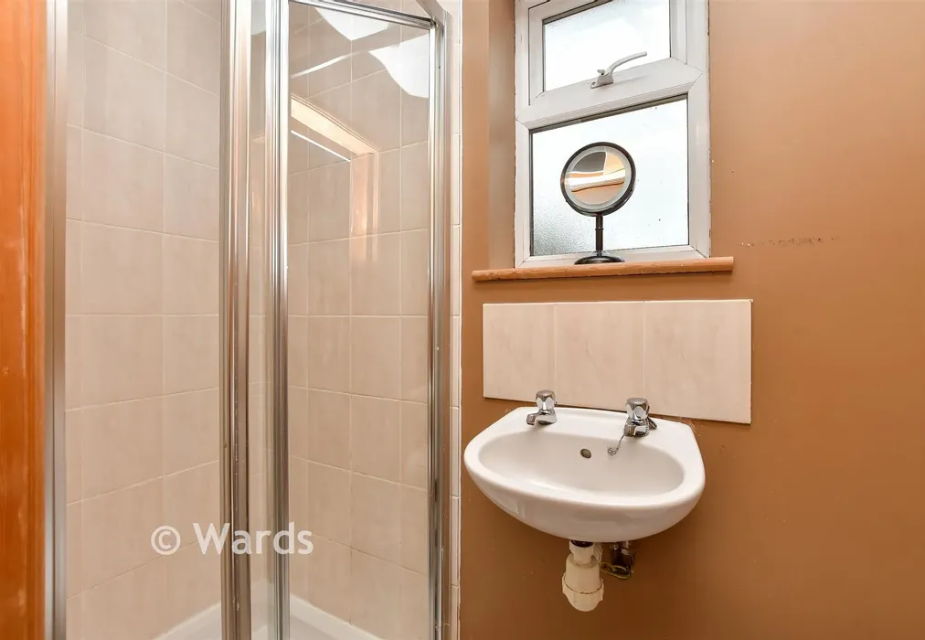 Bedroom 1 - Meadowdown Close, Hempstead, Gillingham, Kent - Wards of Kent