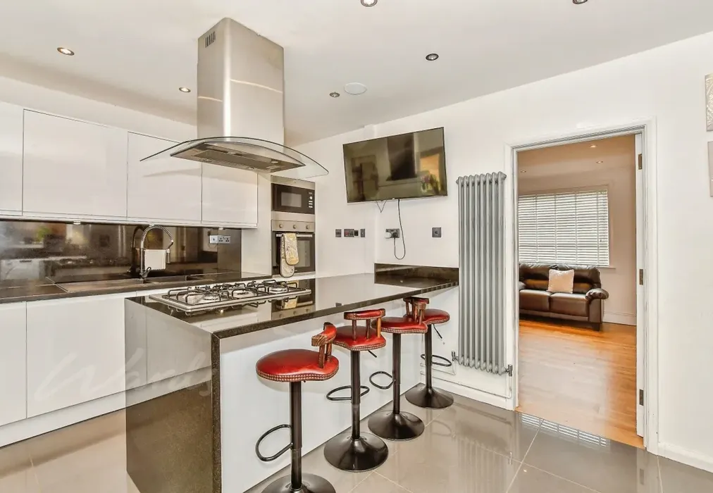 Kitchen - The Chase Tonbridge TN10 - Wards of Kent