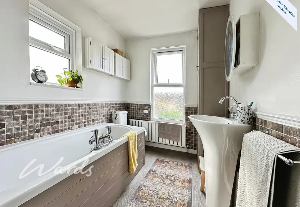 Bathroom - John Street Maidstone ME14 - Wards of Kent