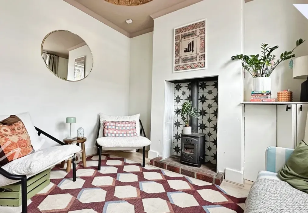 Living Room - John Street Maidstone ME14 - Wards of Kent
