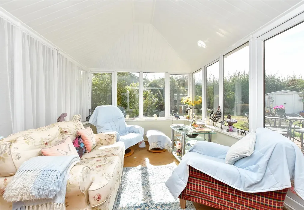 Garden Room - Swanstree Avenue, Sittingbourne, Kent - Wards of Kent