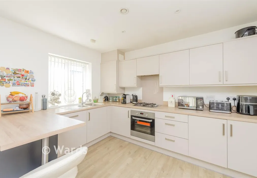 Kitchen/Lounge/  Diner - Cricket Marsh Walk, Gravesend, Kent - Wards of Kent