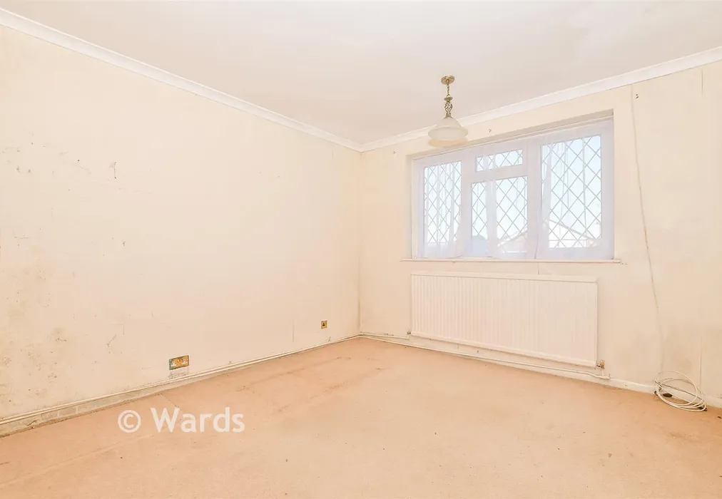 Bedroom 1 - Courtlands, Teston, Maidstone, Kent - Wards of Kent