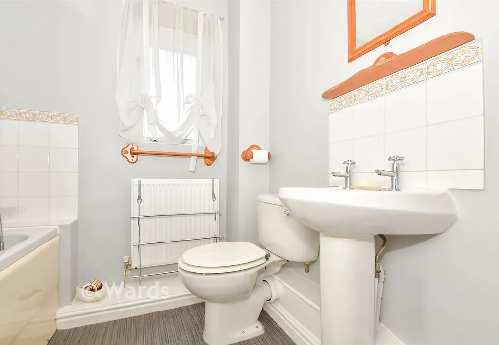 Bathroom - Sunburst Close, Marden, Kent - Wards of Kent