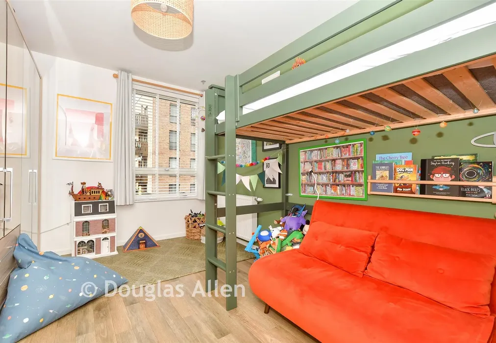 Bedroom 2 - Troubridge Square, Walthamstow - Wards of Kent