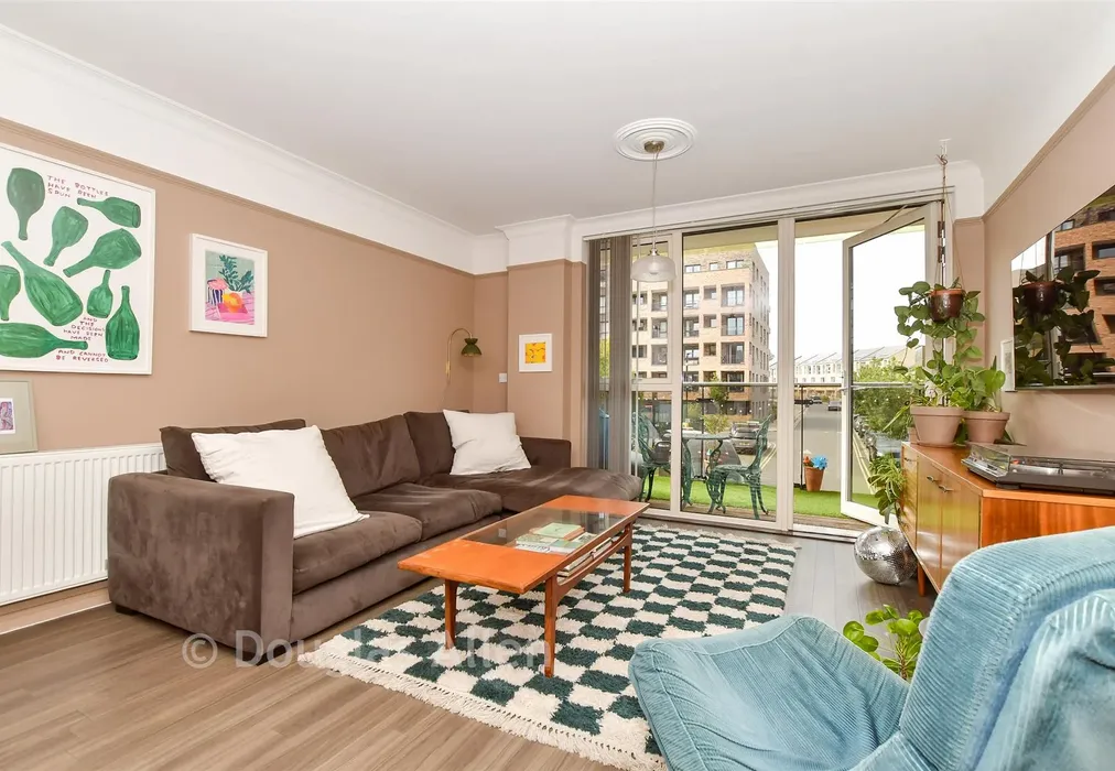 Lounge/Diner/Kitchen - Troubridge Square, Walthamstow - Wards of Kent