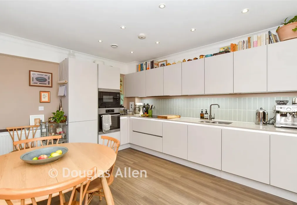Lounge/Diner/Kitchen - Troubridge Square, Walthamstow - Wards of Kent