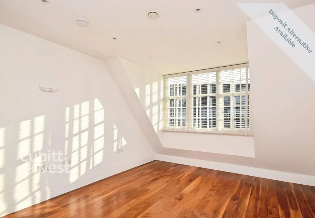 Living Room - Lesbourne Road Reigate RH2 - Wards of Kent