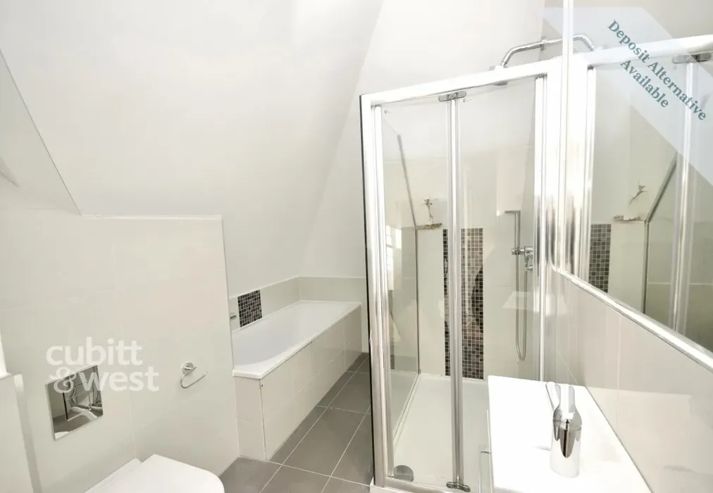 Bathroom - Lesbourne Road Reigate RH2 - Wards of Kent