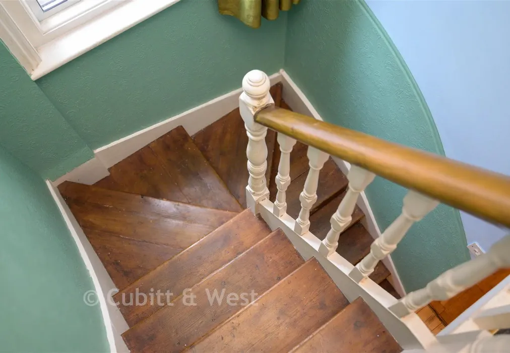 Internal Feature - Beechwood Gardens, Caterham, Surrey - Wards of Kent