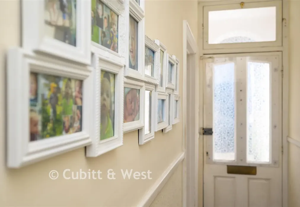 Internal Feature - Beechwood Gardens, Caterham, Surrey - Wards of Kent
