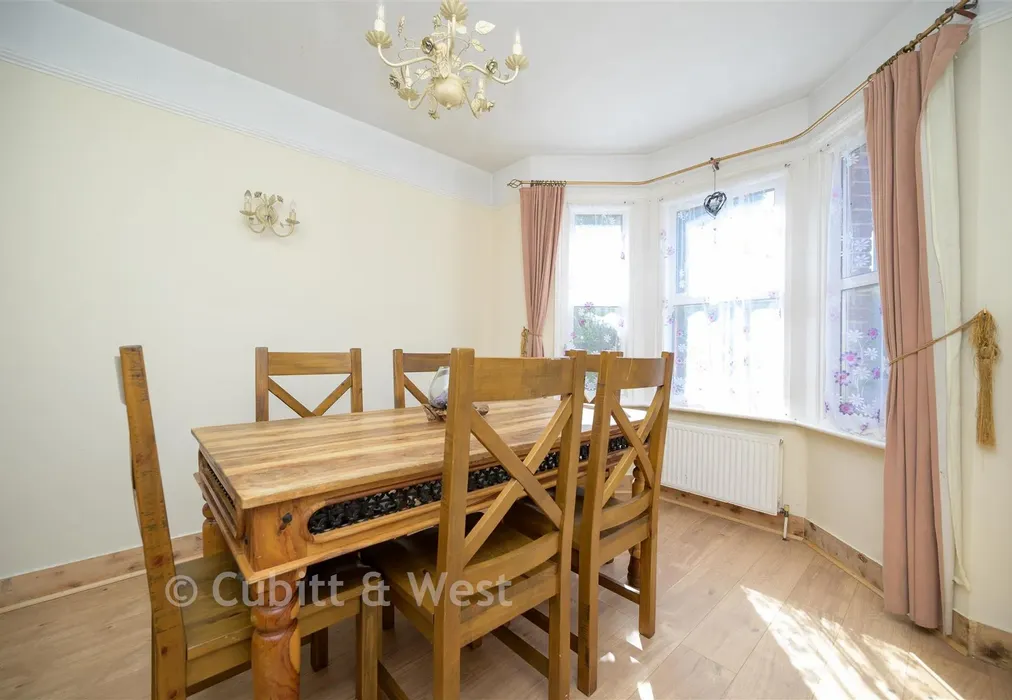 Dining Room - Beechwood Gardens, Caterham, Surrey - Wards of Kent