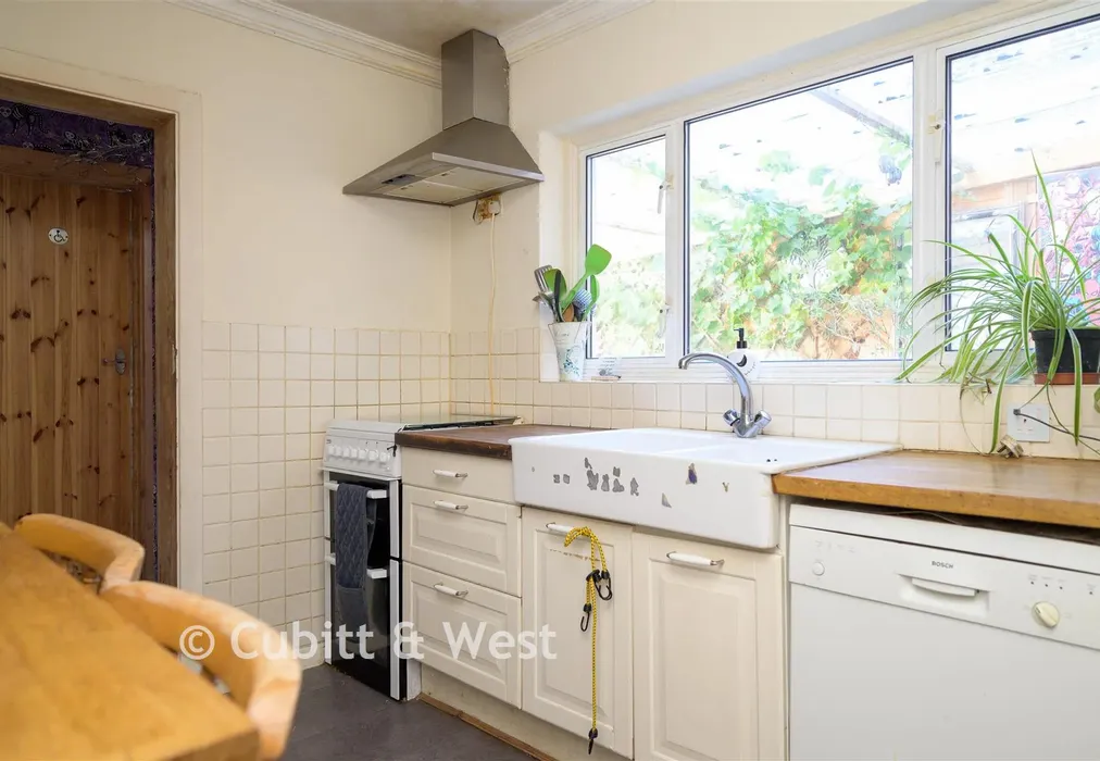 Kitchen - Beechwood Gardens, Caterham, Surrey - Wards of Kent