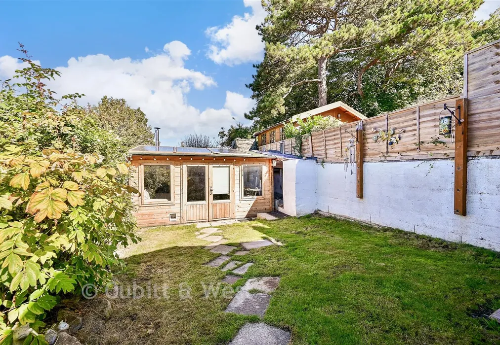 Rear Garden - Beechwood Gardens, Caterham, Surrey - Wards of Kent