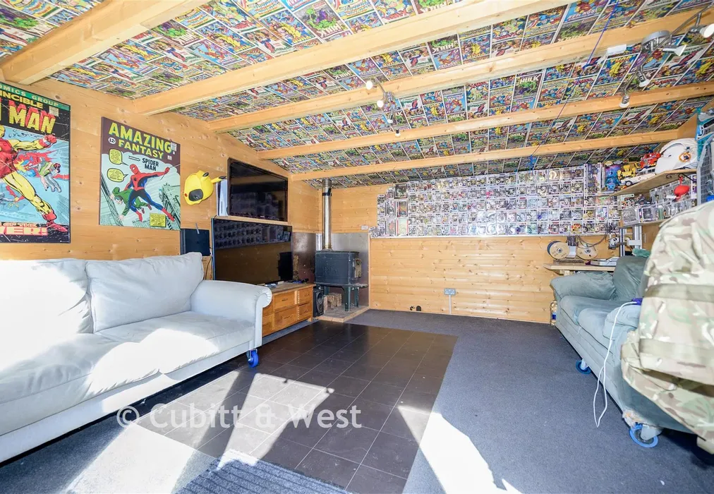 Workshop/Outbuildings - Beechwood Gardens, Caterham, Surrey - Wards of Kent