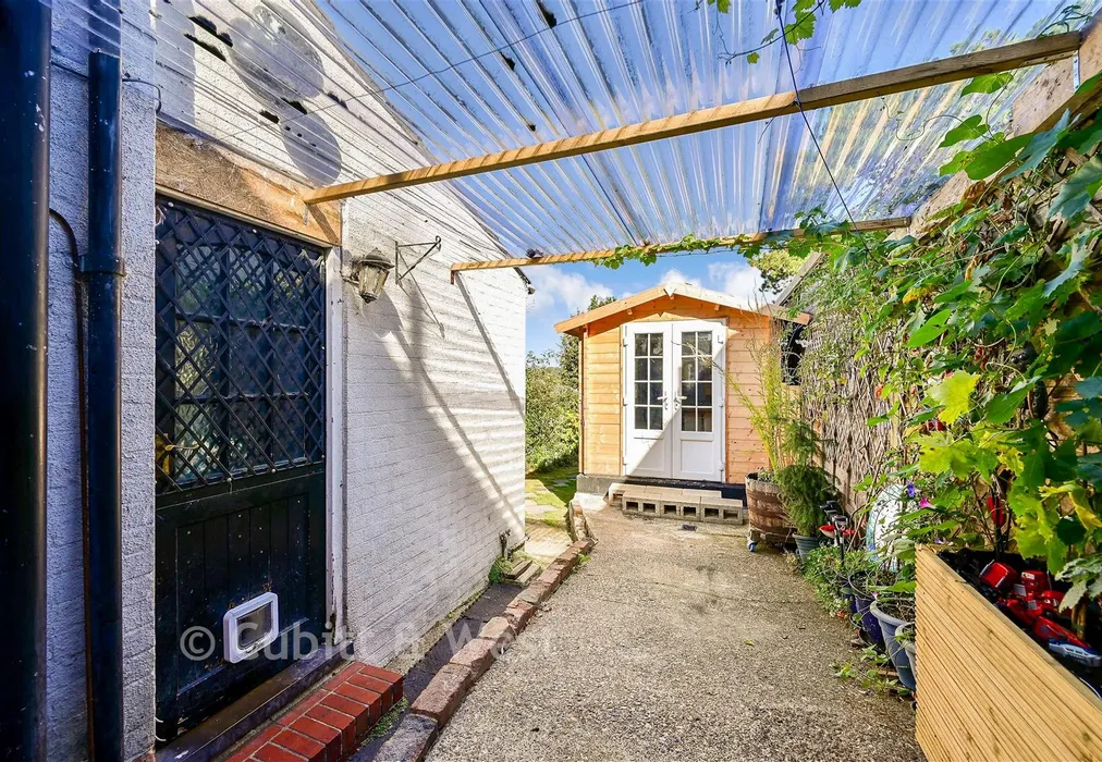 Rear Garden - Beechwood Gardens, Caterham, Surrey - Wards of Kent