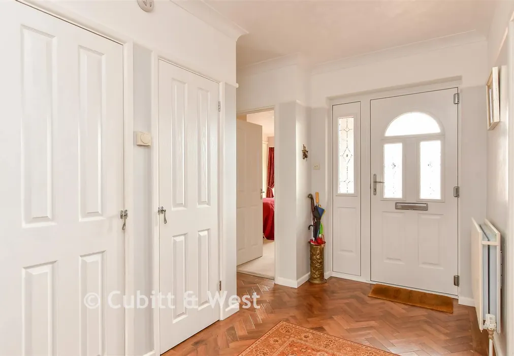 Entrance Hall - Chute Avenue, Worthing, West Sussex - Wards of Kent