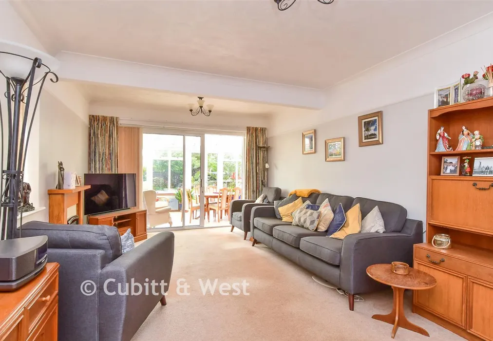 Lounge - Chute Avenue, Worthing, West Sussex - Wards of Kent
