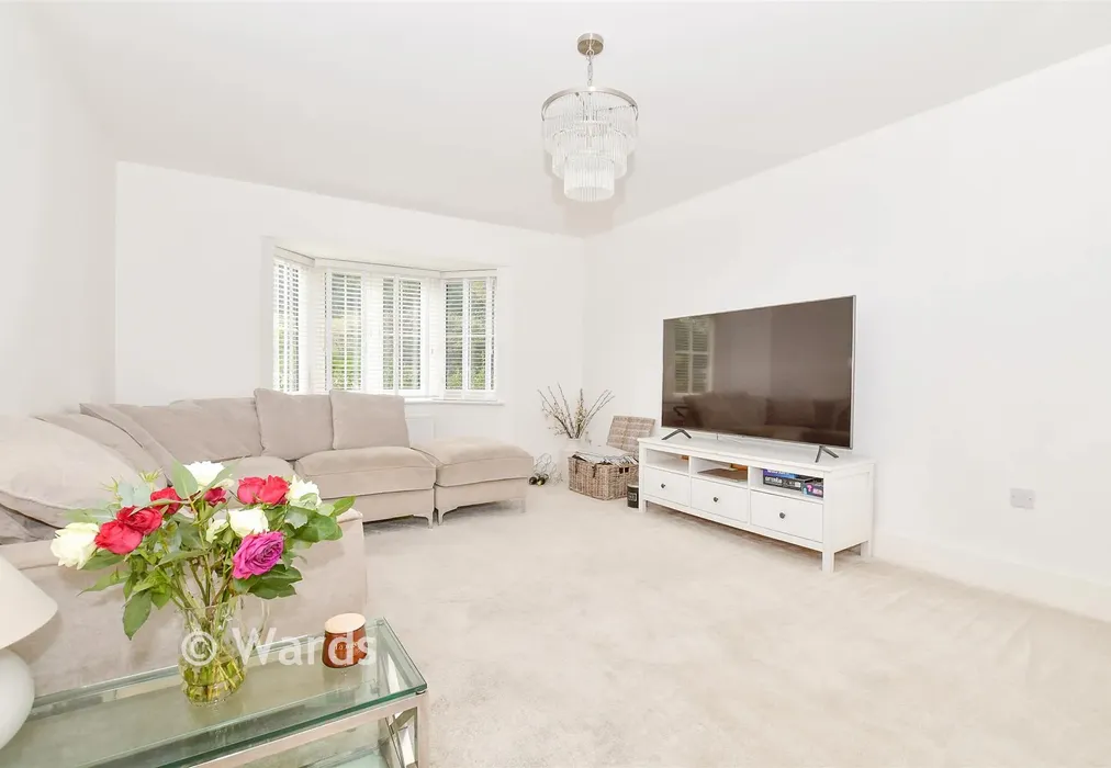 Lounge - Maddocks Close, Paddock Wood, Tonbridge, Kent - Wards of Kent