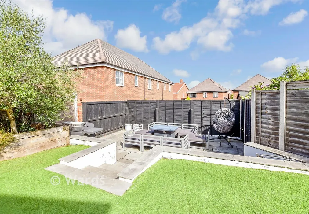 Rear Garden - Maddocks Close, Paddock Wood, Tonbridge, Kent - Wards of Kent