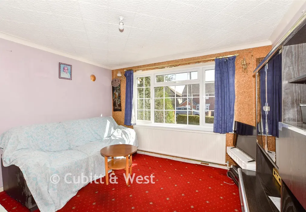 Lounge - Denchers Plat, Langley Green, Crawley, West Sussex - Wards of Kent