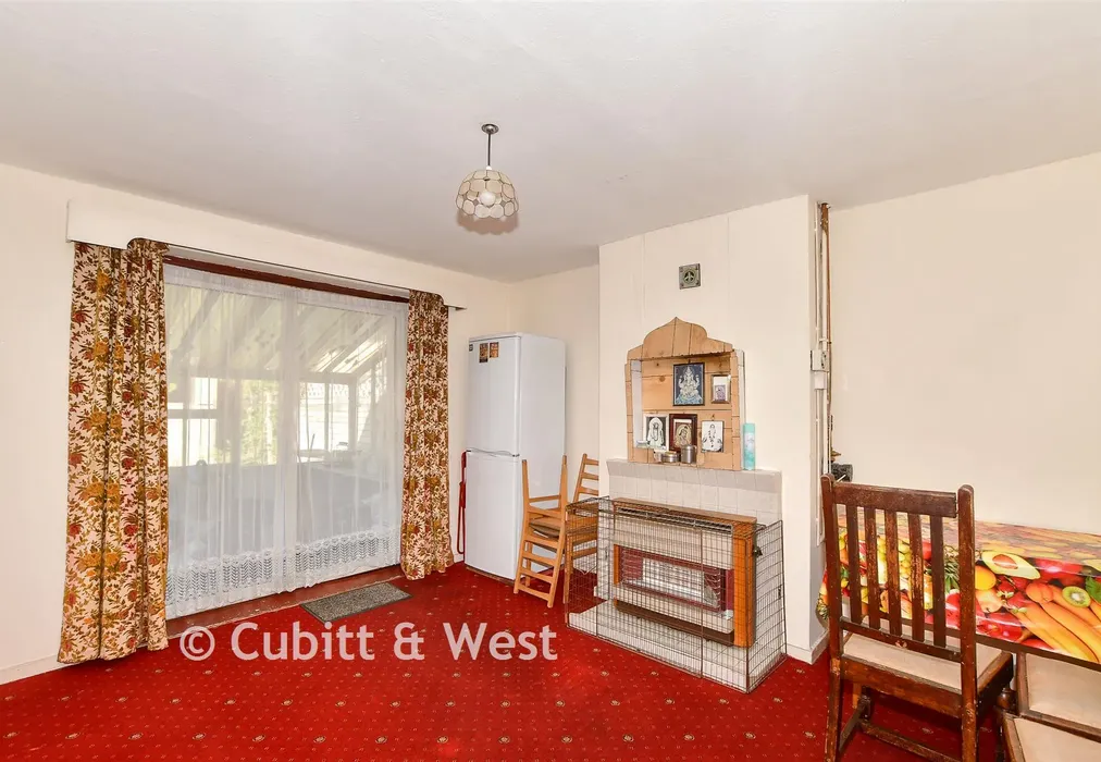 Dining Room - Denchers Plat, Langley Green, Crawley, West Sussex - Wards of Kent