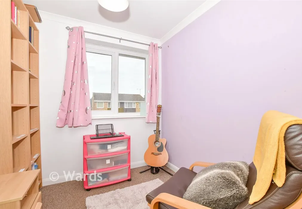 Bedroom 3 - Cobbs Close, Paddock Wood, Tonbridge, Kent - Wards of Kent