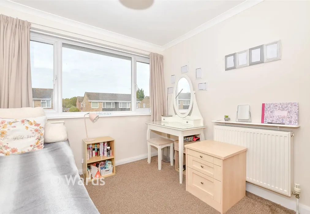 Bedroom 2 - Cobbs Close, Paddock Wood, Tonbridge, Kent - Wards of Kent