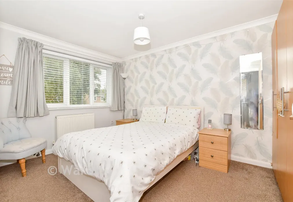 Bedroom 1 - Cobbs Close, Paddock Wood, Tonbridge, Kent - Wards of Kent