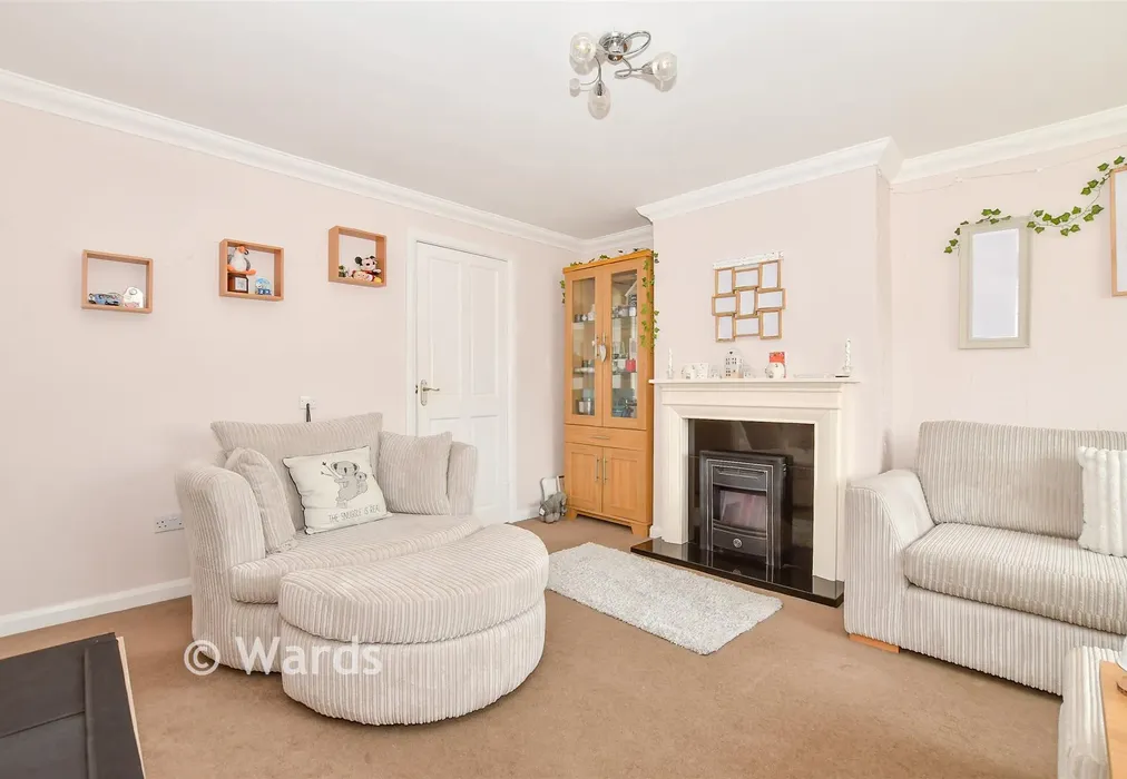 Lounge - Cobbs Close, Paddock Wood, Tonbridge, Kent - Wards of Kent