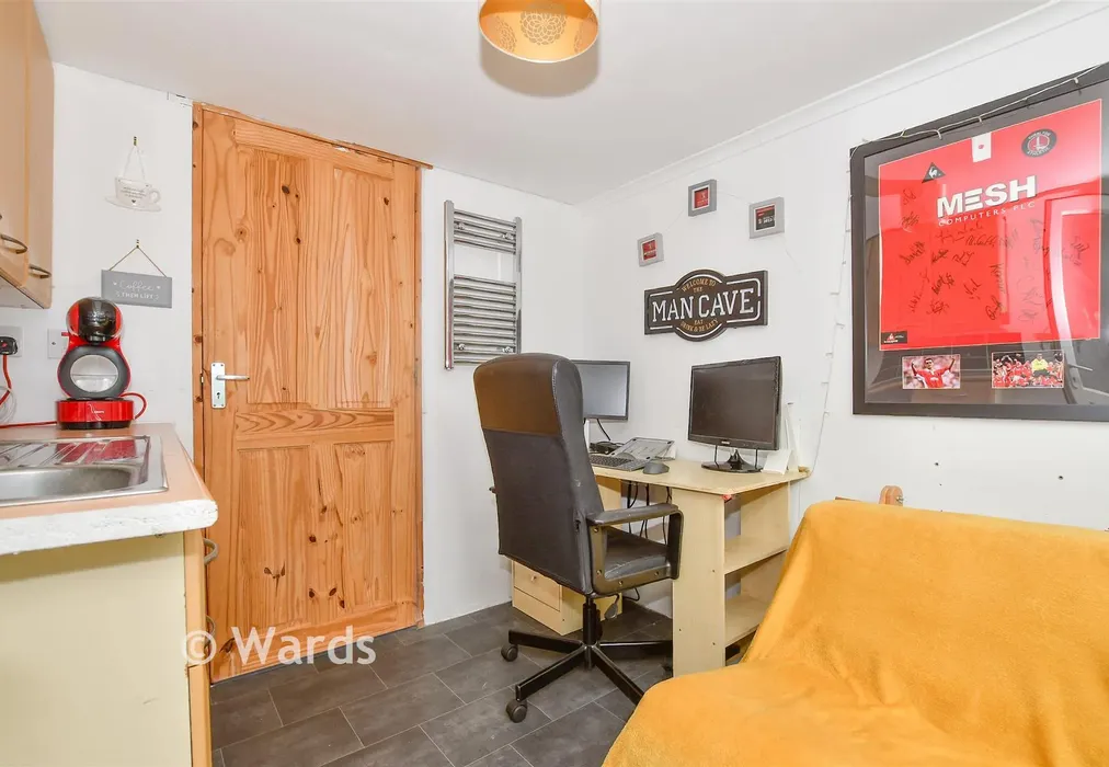 Office - Cobbs Close, Paddock Wood, Tonbridge, Kent - Wards of Kent