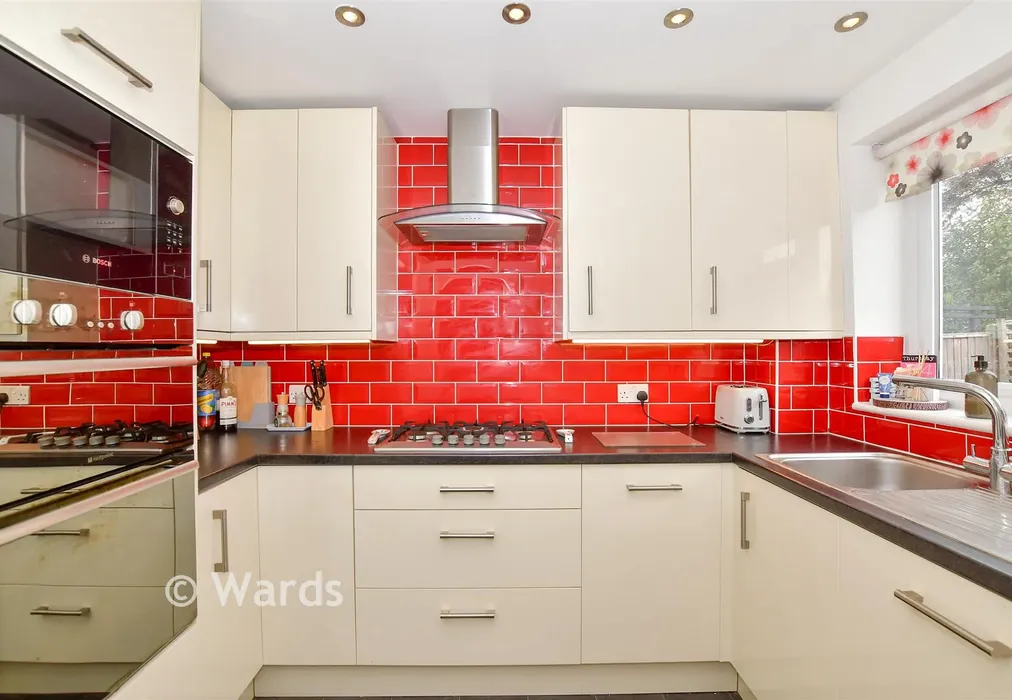Kitchen - Cobbs Close, Paddock Wood, Tonbridge, Kent - Wards of Kent