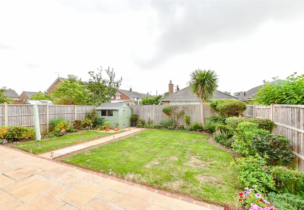 Rear Garden - Southleigh Road, Emsworth, Hampshire - Wards of Kent