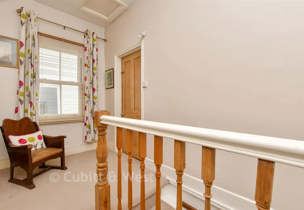 Landing - Blenheim Park Road, South Croydon, Surrey - Wards of Kent