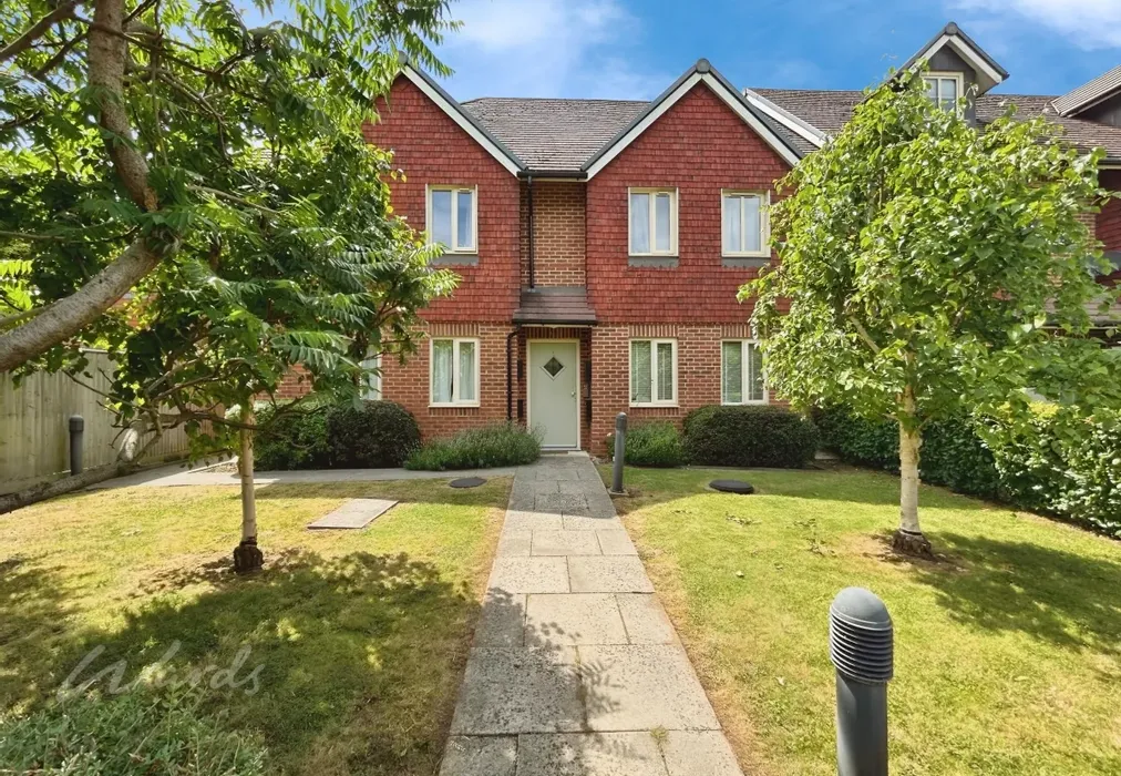 front - Maidstone Road Paddock Wood TN12 - Wards of Kent