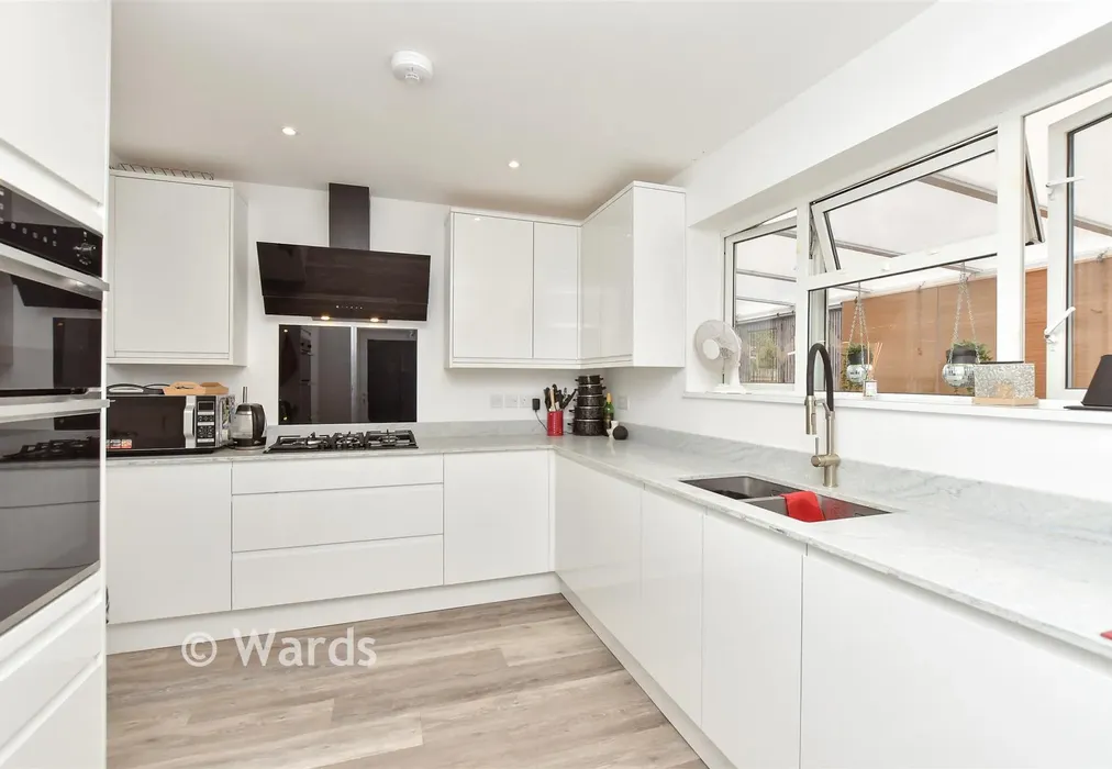 Kitchen - Fostall Road, Faversham, Kent - Wards of Kent