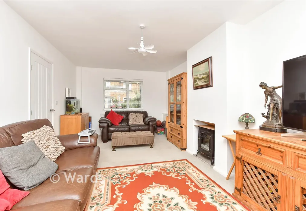 Lounge - Fostall Road, Faversham, Kent - Wards of Kent