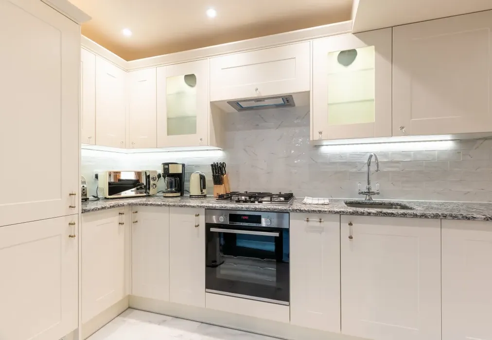 Kitchen - Vale Square Ramsgate CT11 - Wards of Kent