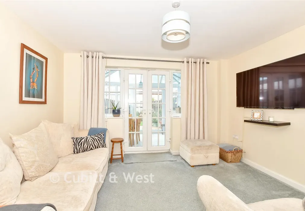 Family Room - Hatchmore Road, Denmead, Waterlooville, Hampshire - Wards of Kent