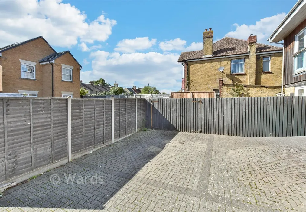 Driveway/Parking - Frognal Lane, Teynham, Sittingbourne, Kent - Wards of Kent