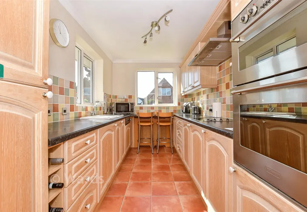 Kitchen - Freshfield Lane, Saltwood, Hythe, Kent - Wards of Kent