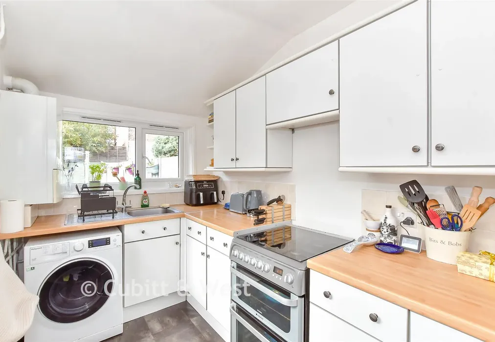 Kitchen - Boulton Road, Southsea, Hampshire - Wards of Kent