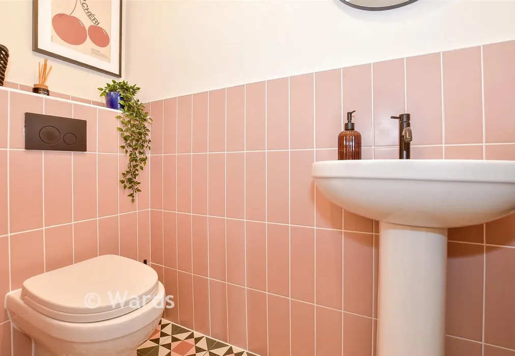 Cloakroom - Mill Stream Place, Tonbridge, Kent - Wards of Kent