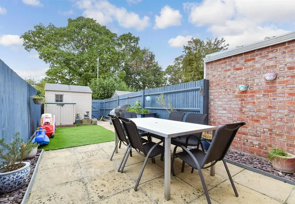 Rear Garden - Lacock Gardens, Maidstone, Kent - Wards of Kent