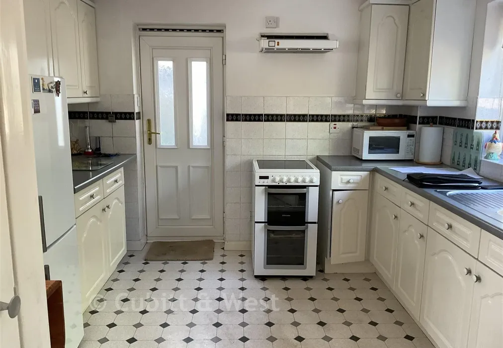 Kitchen - St. Mary's Close, Pulborough, West Sussex - Wards of Kent