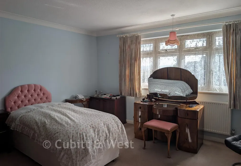 Bedroom - St. Mary's Close, Pulborough, West Sussex - Wards of Kent