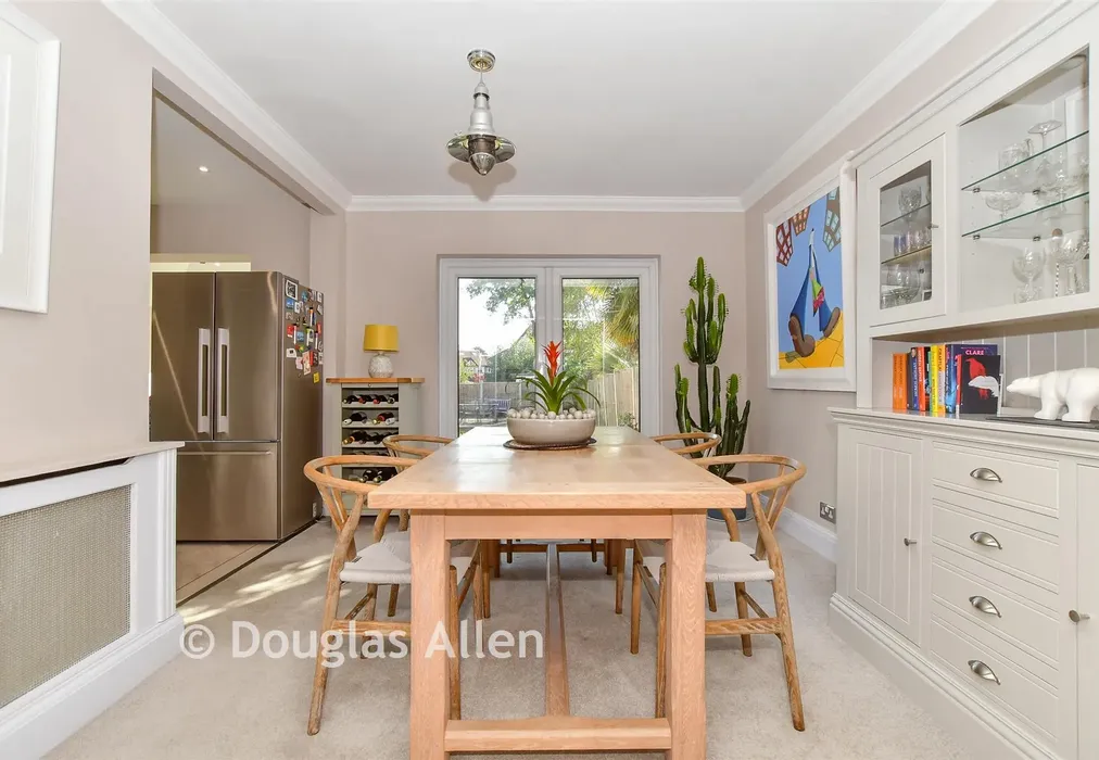 Dining Area - Loughton Way, Buckhurst Hill, Essex - Wards of Kent