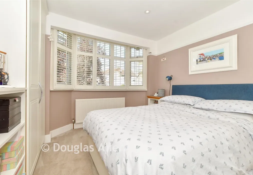 Bedroom 1 - Loughton Way, Buckhurst Hill, Essex - Wards of Kent