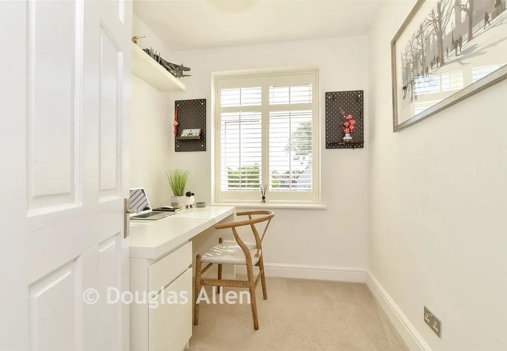 Bedroom 5 - Loughton Way, Buckhurst Hill, Essex - Wards of Kent